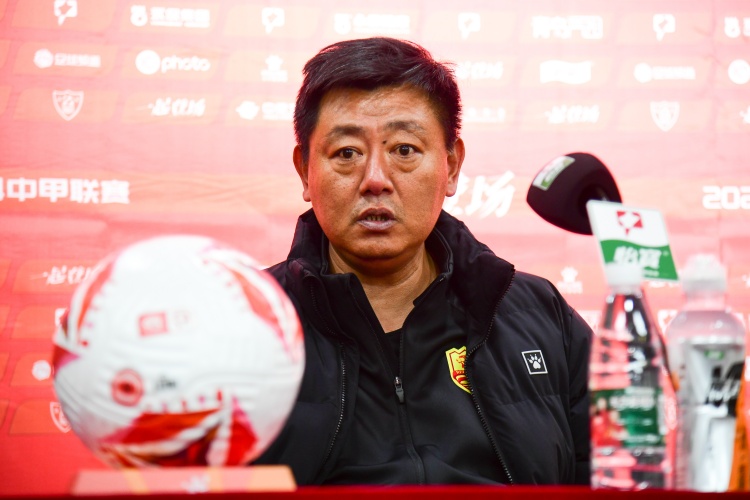 青島媒體：小里瓦爾多缺乏運動戰(zhàn)進球能力，紅獅保級壓力越來越大