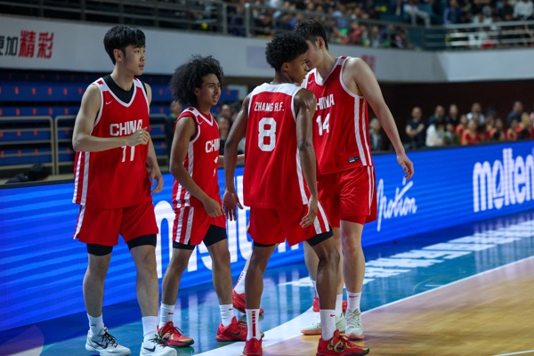 ??張博源13分 楊溢最后時(shí)刻“過(guò)山車(chē)” 中國(guó)U19惜敗埃及U23