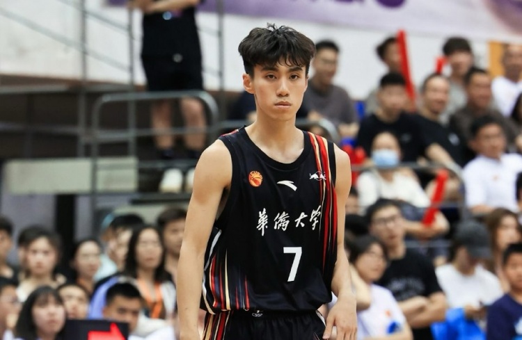 沒手感！葉潤峰16投4中得10分3板2助1斷 三分球14投僅2中