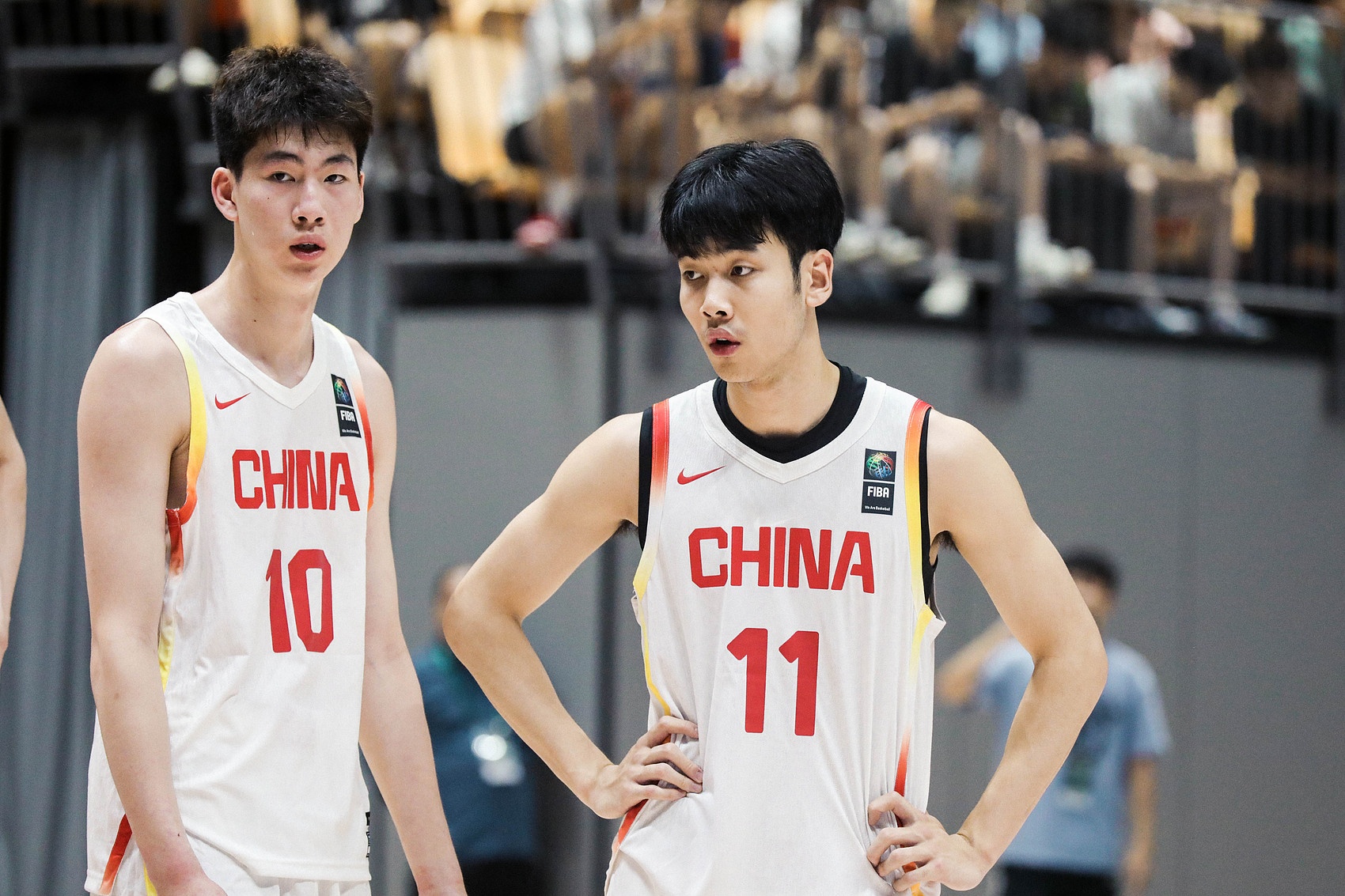 中國U19上半場前場板仍落后！麥穗豐：籃板還是繼續(xù)丟 很難夸他們