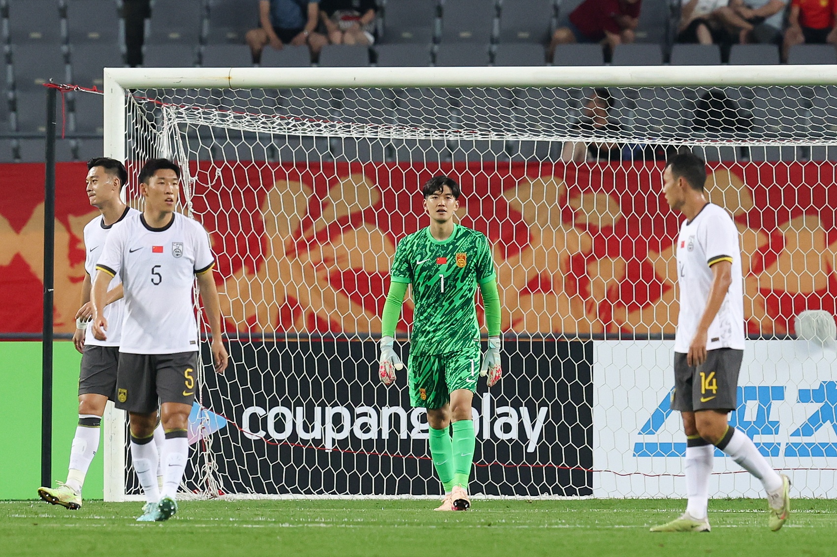 東體：國(guó)足求勝欲不強(qiáng)足協(xié)很不滿 中超節(jié)奏慢已無(wú)競(jìng)爭(zhēng)力
