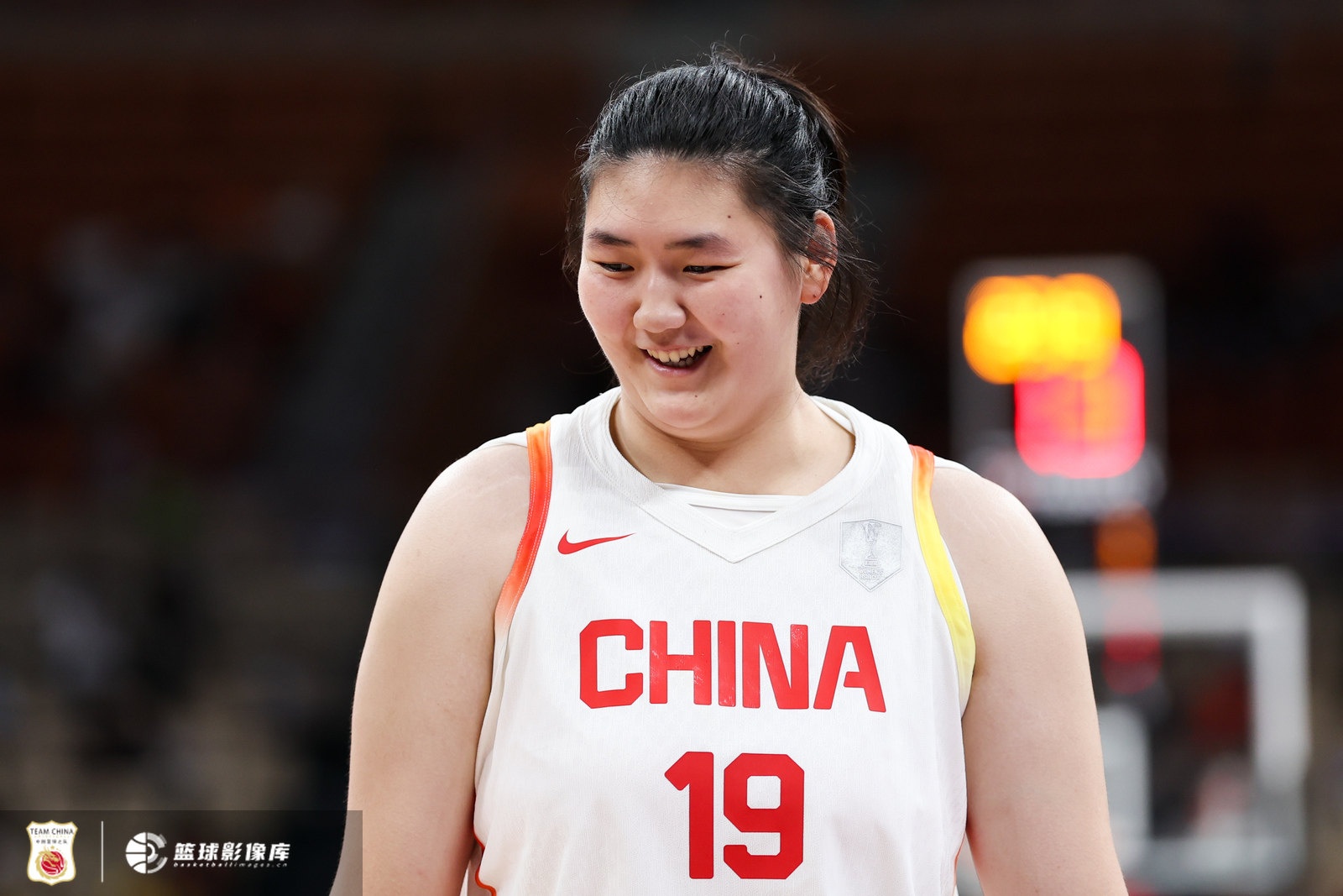對(duì)位碾壓！張子宇半場(chǎng)4投全中&罰球2中2 砍下10分3板&正負(fù)值+8