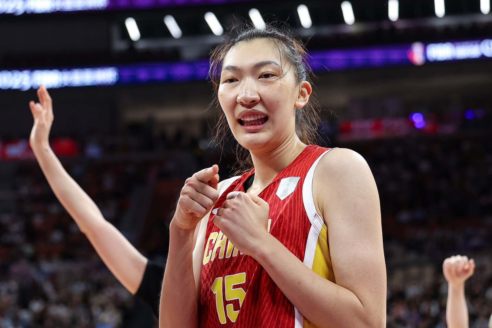 輕輕松松！韓旭半場4中3高效拿下6分4籃板1蓋帽
