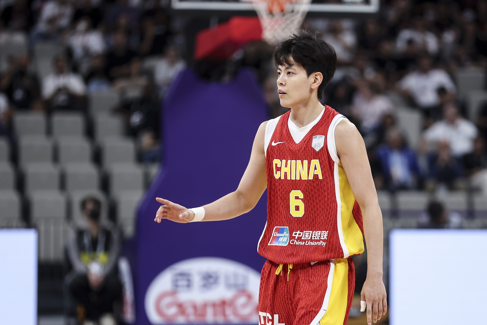 穩(wěn)住！中國女籃半場42-23新西蘭！楊舒予10+3+3 張子宇4分鐘6分