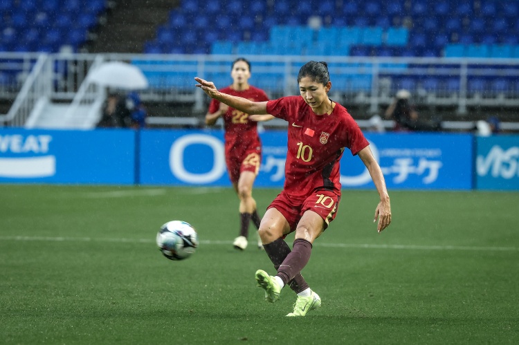 中國女足VS朝鮮女足歷史戰(zhàn)績(jī)：交手45次 中國19勝8平18負(fù)稍占上風(fēng)