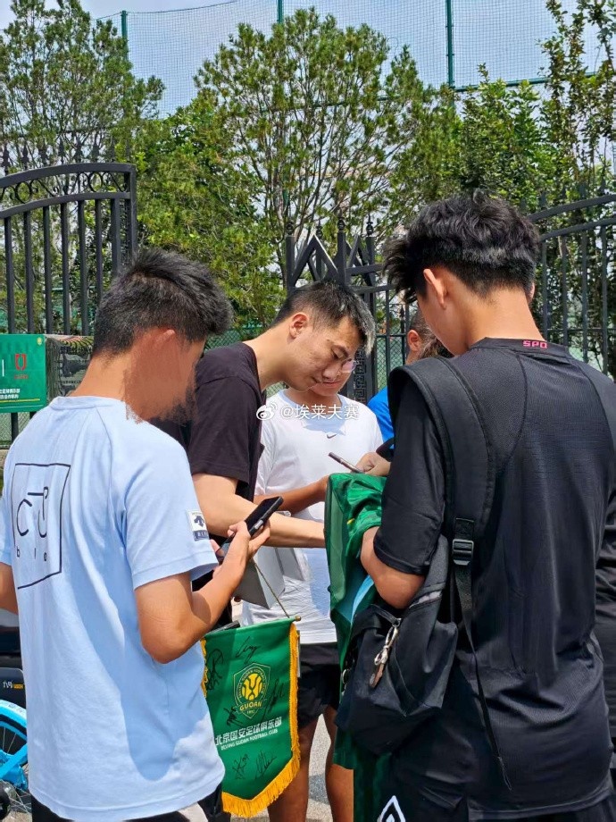 博主：韓佳奇在京津德比前歸隊(duì)，他清瘦了許多