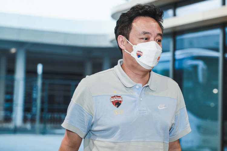 記者：前深足總經(jīng)理丁勇因受賄和職務(wù)侵占被判12年，合并執(zhí)行11年
