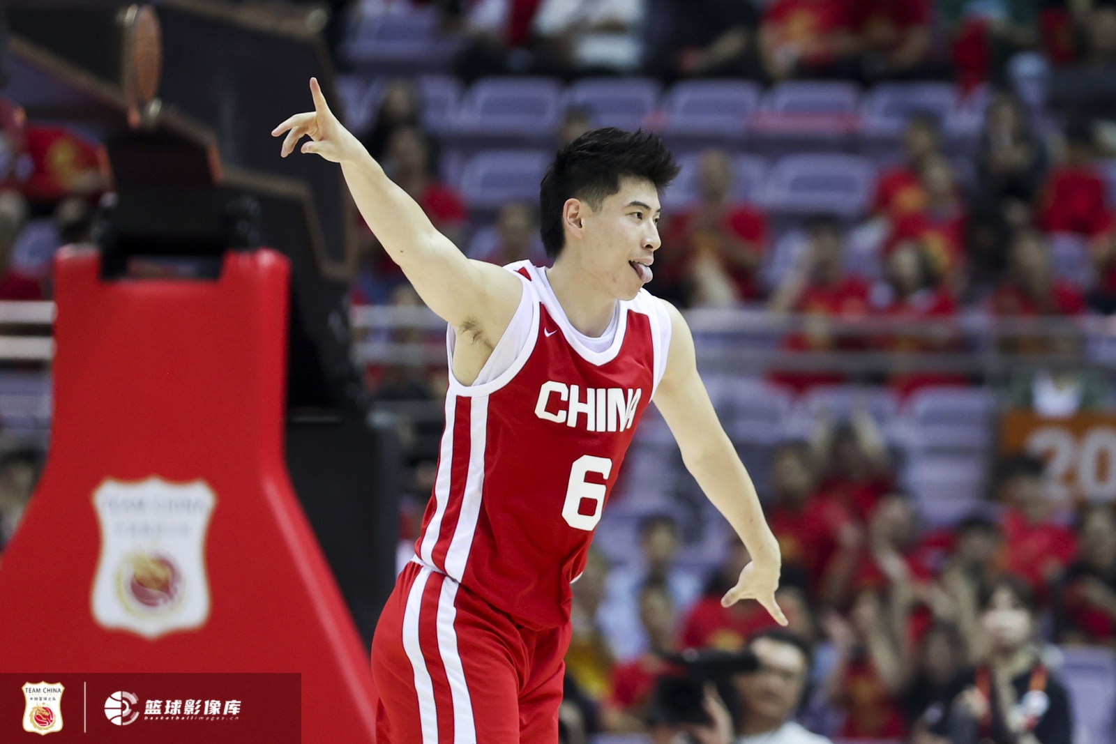 媒體人：中國(guó)男籃沒(méi)有絕對(duì)的核心球星 但幾乎每場(chǎng)都有人能站出來(lái)