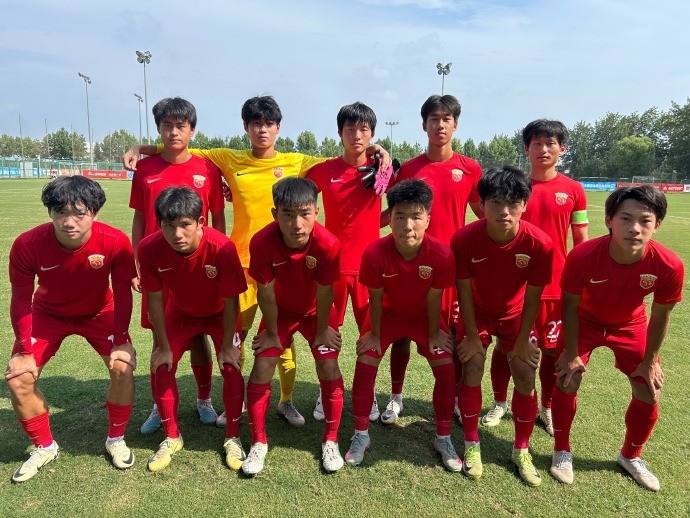 曹嘉樂(lè)、安興宇破門，上海海港u17隊(duì)2-0重慶市第一中學(xué)校