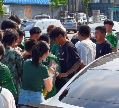 博主：國安表現(xiàn)重回正軌，今日訓(xùn)練張稀哲、張玉寧等球員受熱捧